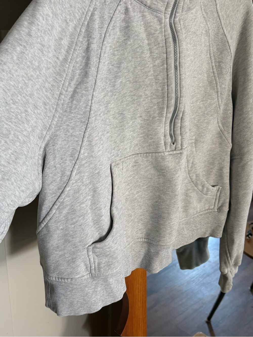 lululemon athletica Light Gray Cropped Half-Zip Hoodie - Picture 5 of 9